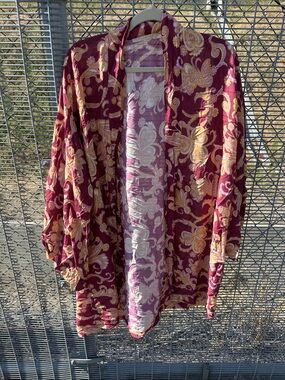 Novella Royale Kimono NWOT one size